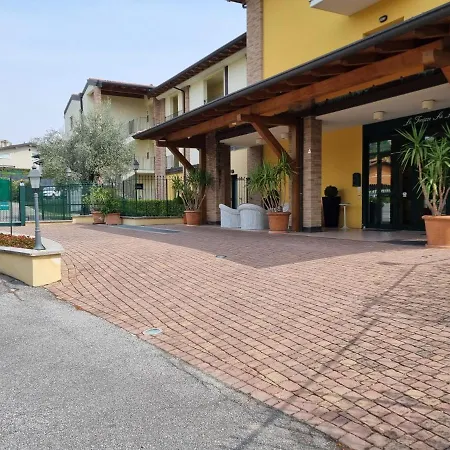 Le Terrazze Sul & Aparthotel Padenghe sul Garda