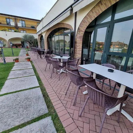 Aparthotel Le Terrazze Sul & 4*