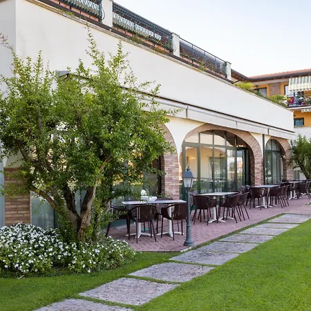 Aparthotel Le Terrazze Sul & 4*
